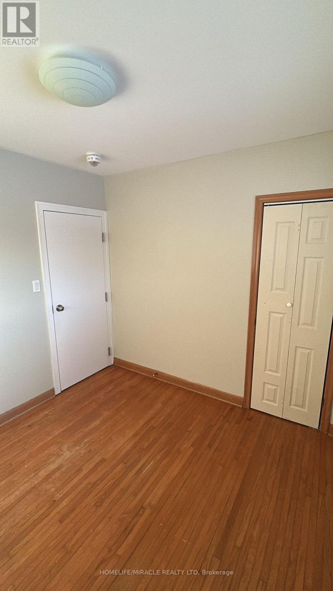 Upper - 26 Glengarry Road, St. Catharines, Ontario  L2T 2V2 - Photo 7 - X12718660