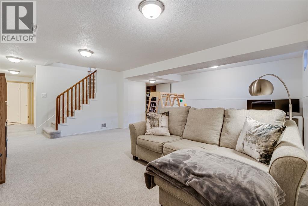 10623 Waneta Crescent Se, Calgary, Alberta  T2J 1J5 - Photo 23 - A2280449