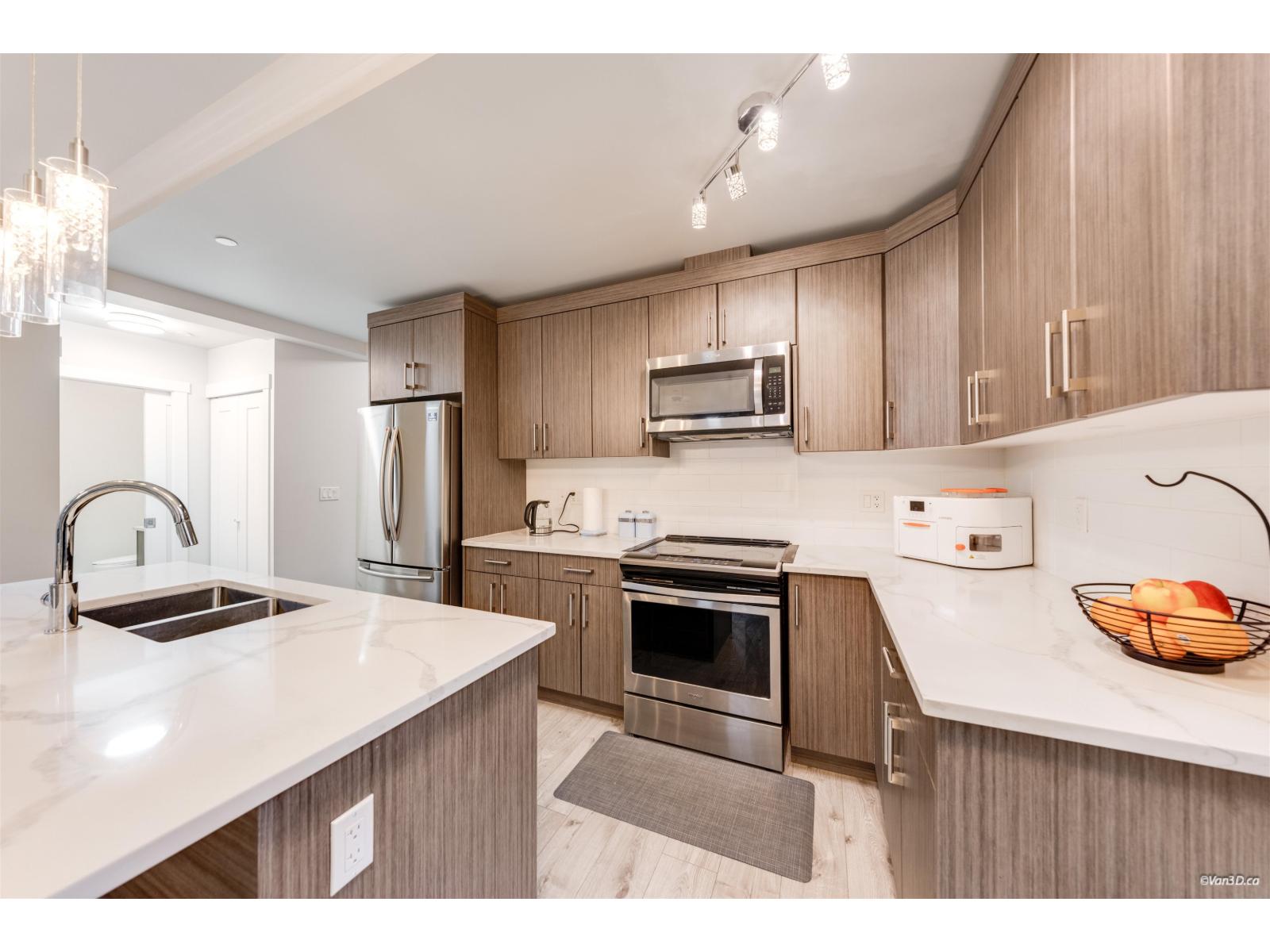 207 13799 101 Avenue, Surrey, British Columbia  V3T 0N9 - Photo 4 - R3081741