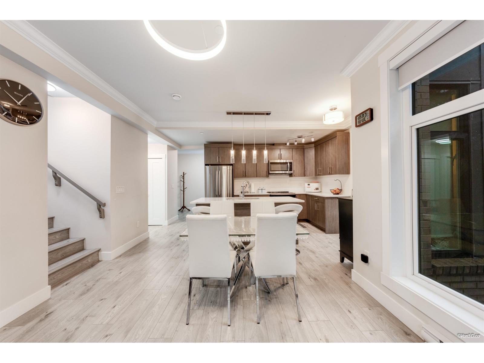 207 13799 101 Avenue, Surrey, British Columbia  V3T 0N9 - Photo 2 - R3081741