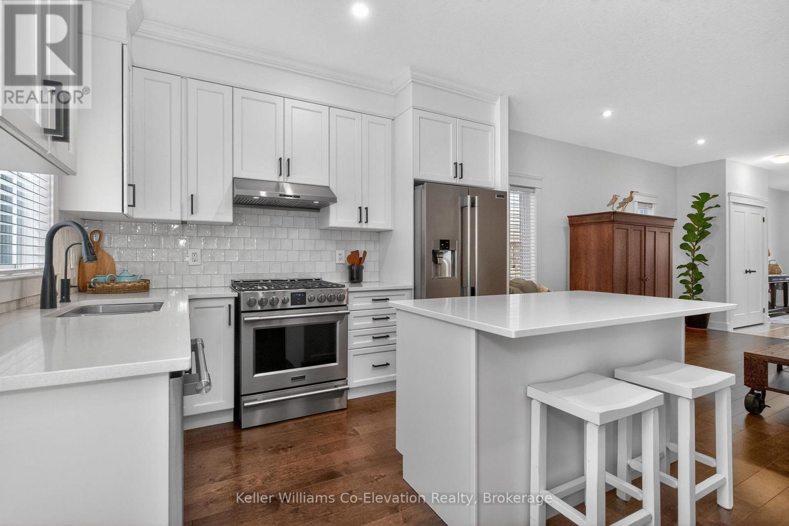 1046 Cook Drive, Midland, Ontario  L4R 0E4 - Photo 9 - S12718778