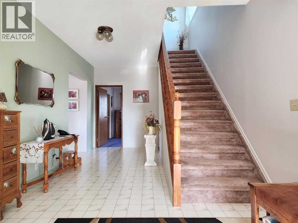 112 43 Avenue W, Claresholm, Alberta  T0L 0T0 - Photo 4 - A2273845