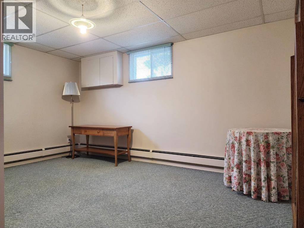 112 43 Avenue W, Claresholm, Alberta  T0L 0T0 - Photo 29 - A2273845