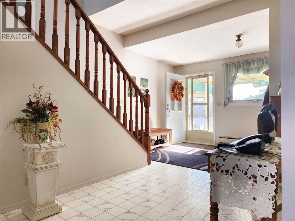 112 43 Avenue W, Claresholm, Alberta  T0L 0T0 - Photo 5 - A2273845