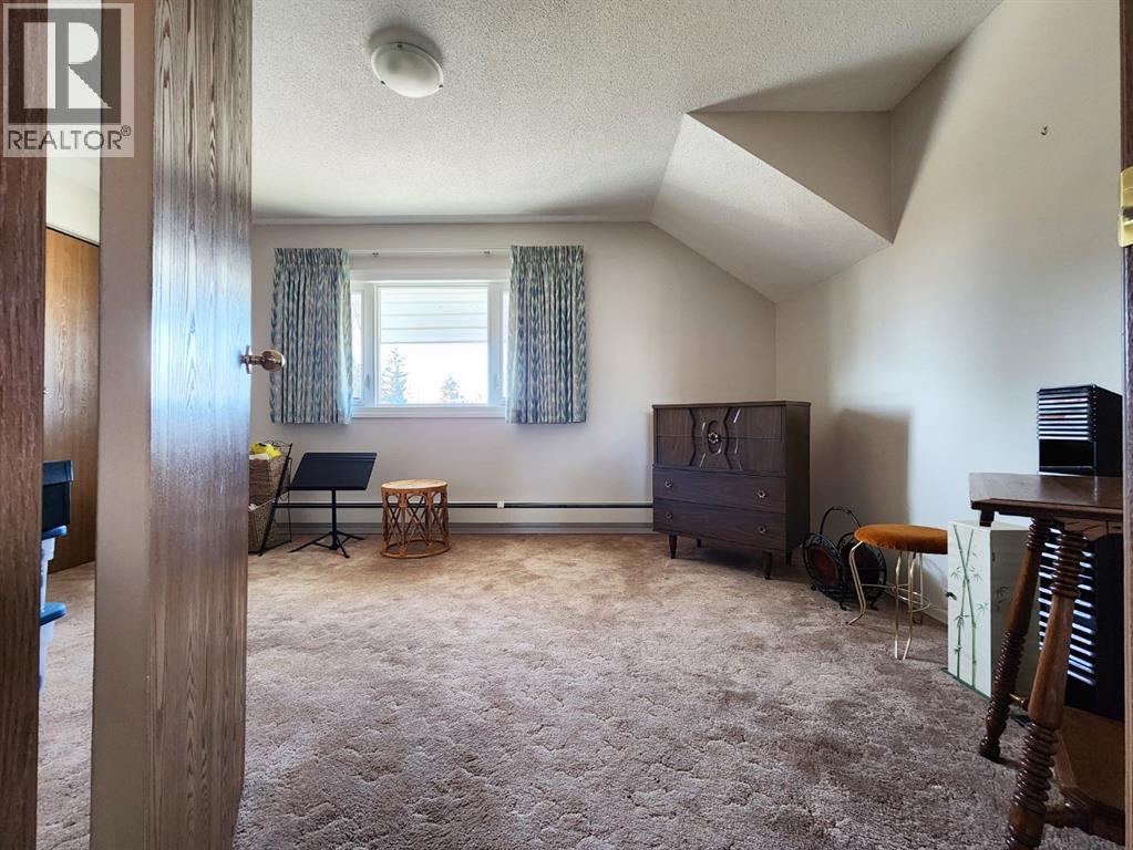 112 43 Avenue W, Claresholm, Alberta  T0L 0T0 - Photo 22 - A2273845