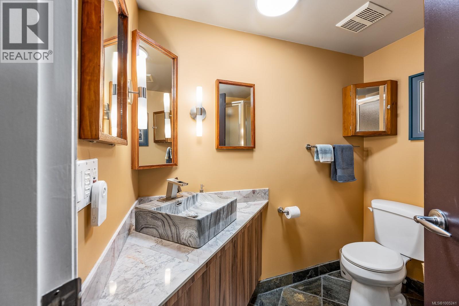 217 205 1st St, Courtenay, British Columbia  V9N 1A5 - Photo 13 - 1005241