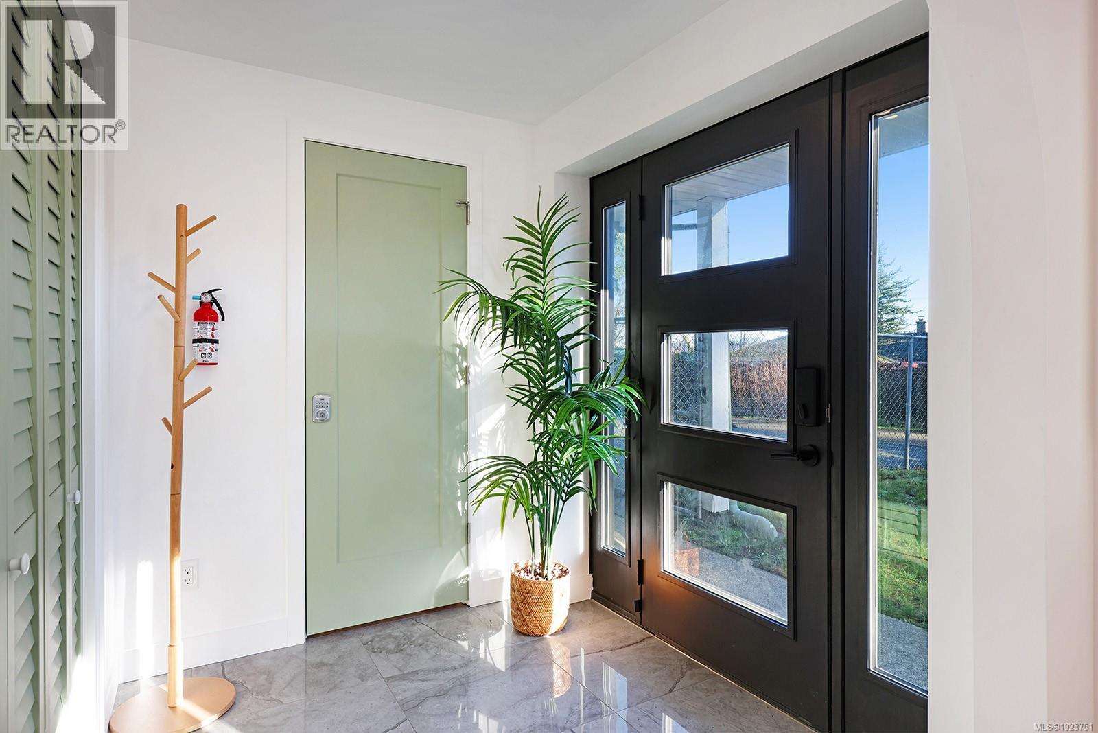 201 Mccarthy St, Campbell River, British Columbia  V9W 2R4 - Photo 3 - 1023751