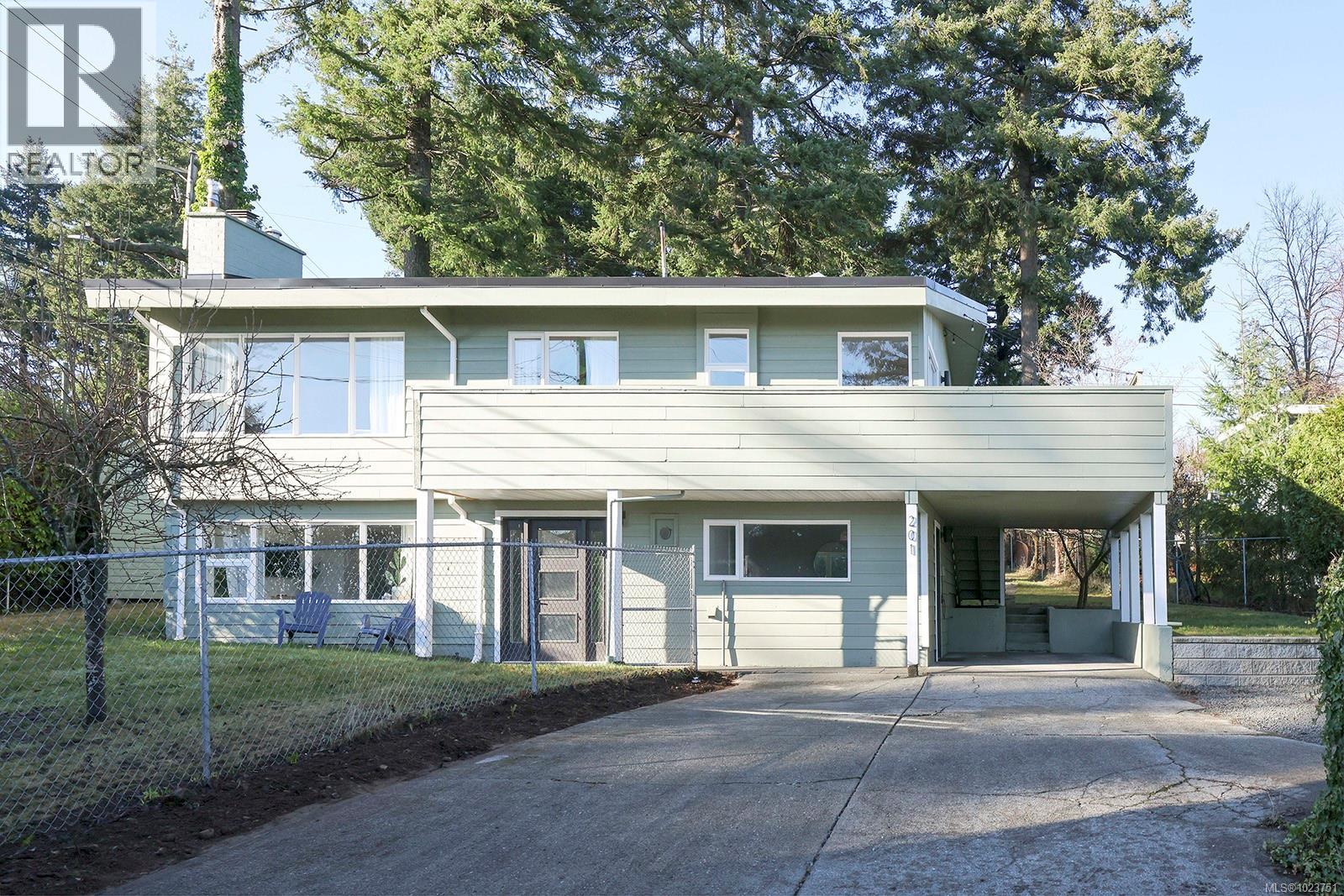 201 McCarthy St, Campbell River, British Columbia