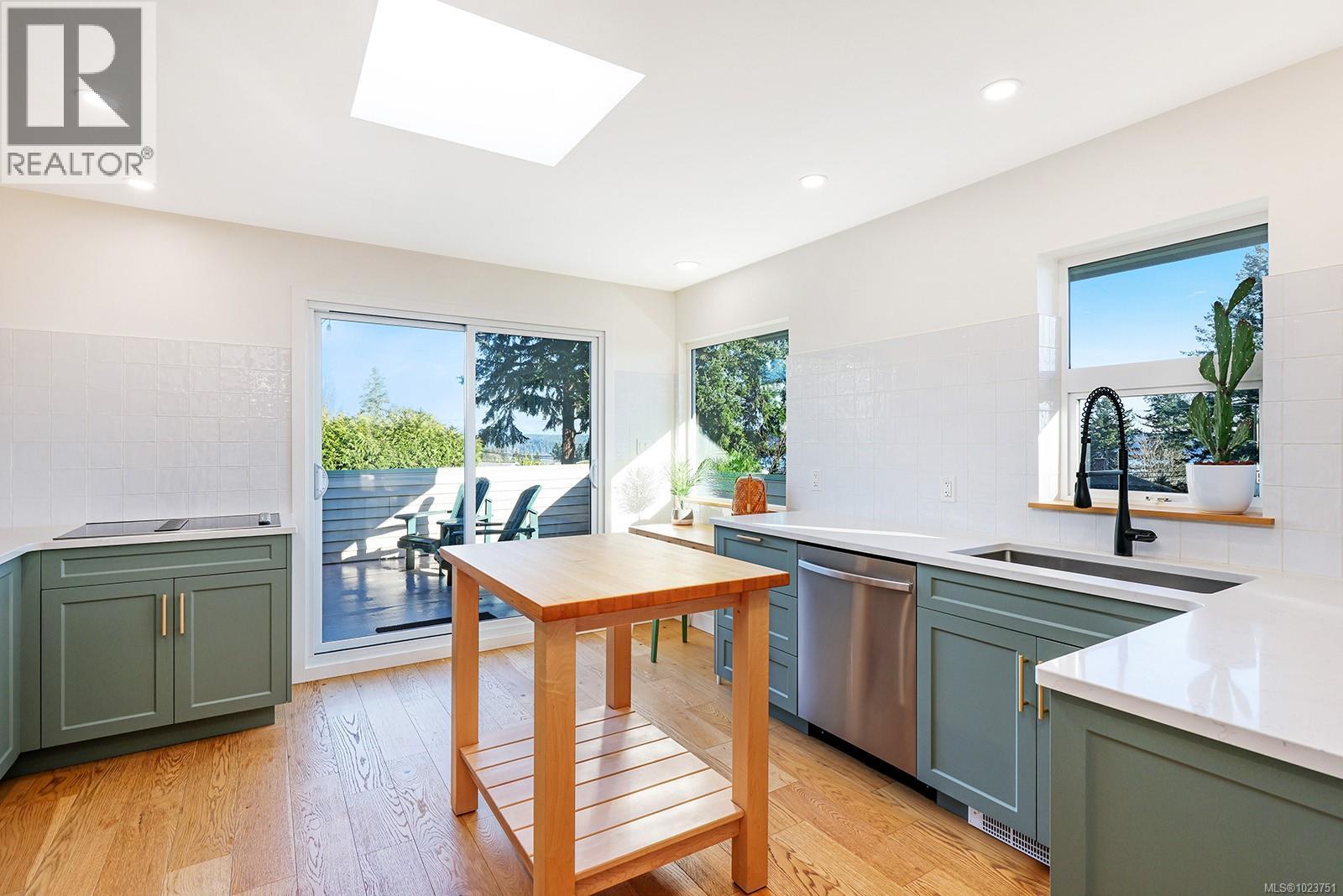 201 Mccarthy St, Campbell River, British Columbia  V9W 2R4 - Photo 11 - 1023751