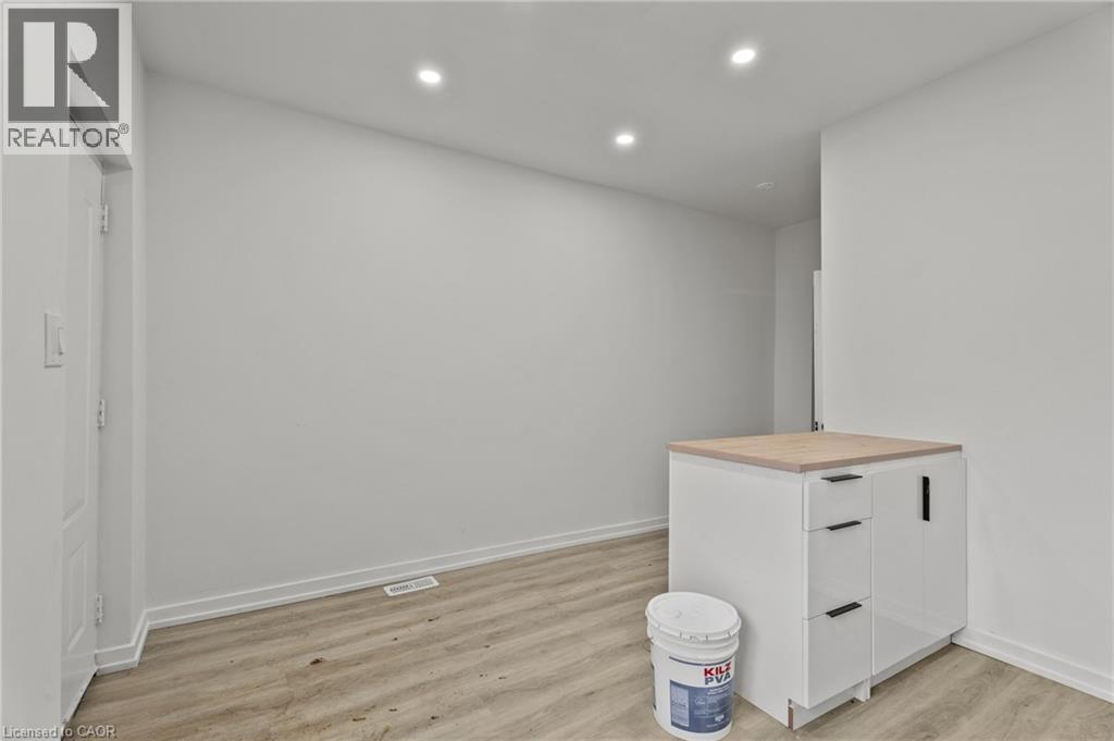 246 Mary Street, Hamilton, Ontario  L8L 4W1 - Photo 4 - 40788362