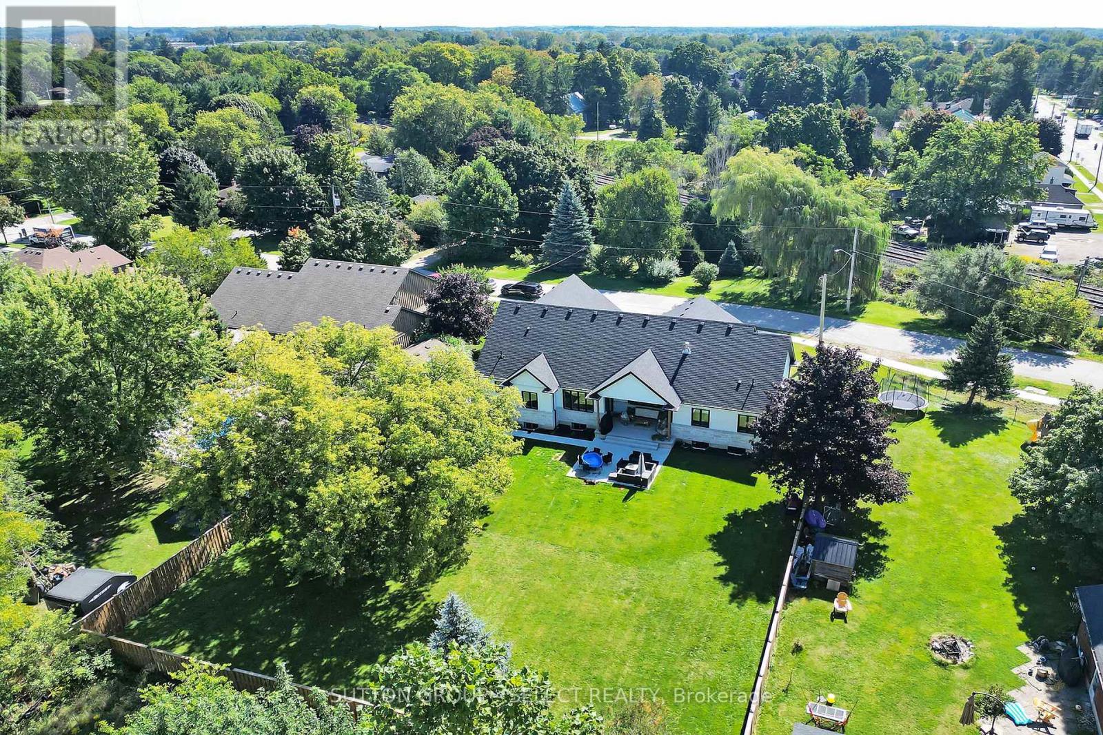 97 Simcoe Avenue, Middlesex Centre, Ontario  N0L 1R0 - Photo 7 - X12718690