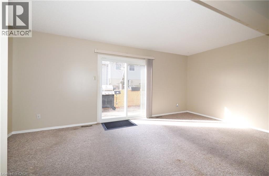 255 Northlake Drive Unit# 27, Waterloo, Ontario  N2V 1Z2 - Photo 6 - 40799507