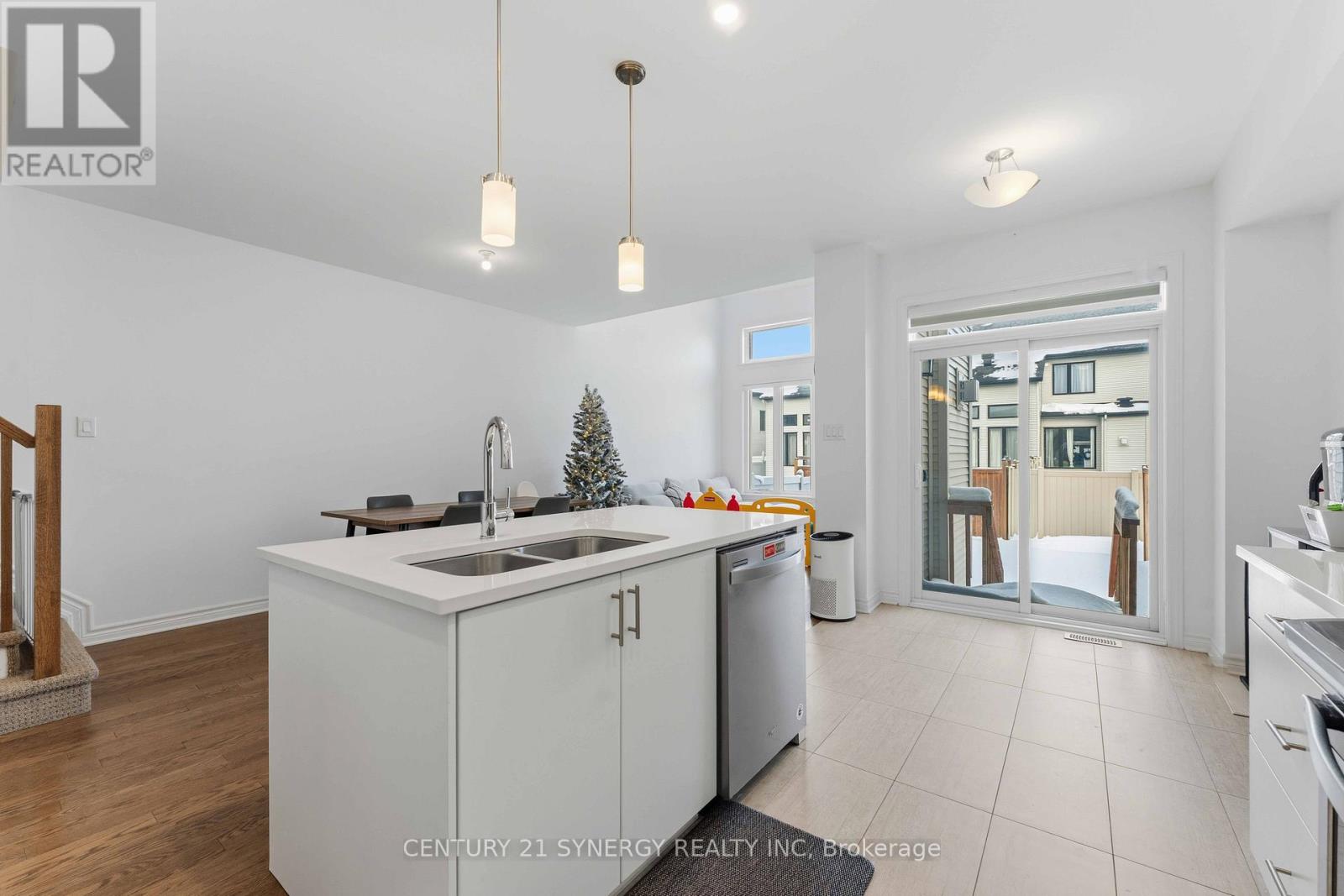 214 Hawkeswood Drive, Ottawa, Ontario  K4M 0E2 - Photo 8 - X12718760