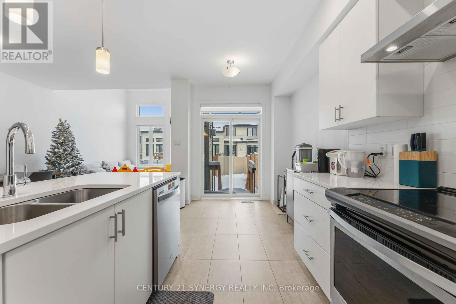 214 Hawkeswood Drive, Ottawa, Ontario  K4M 0E2 - Photo 9 - X12718760