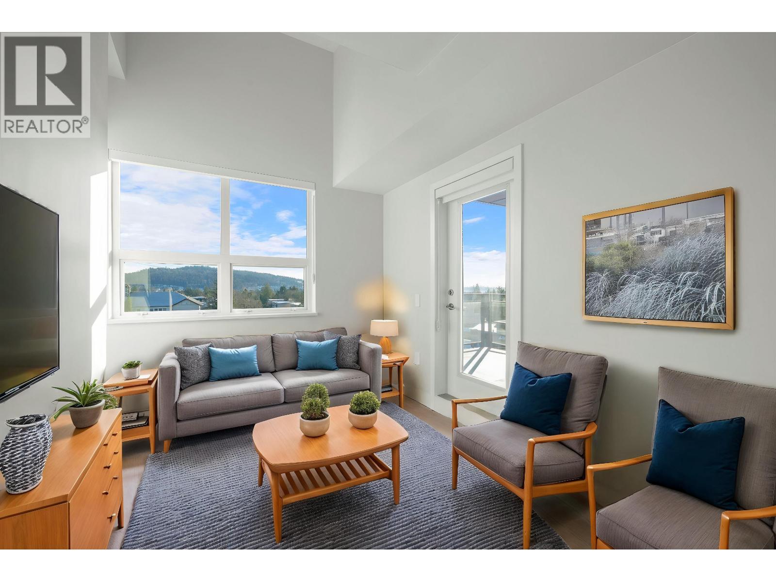 405 5535 Hastings Street, Burnaby, British Columbia  V5B 1R2 - Photo 1 - R3081981