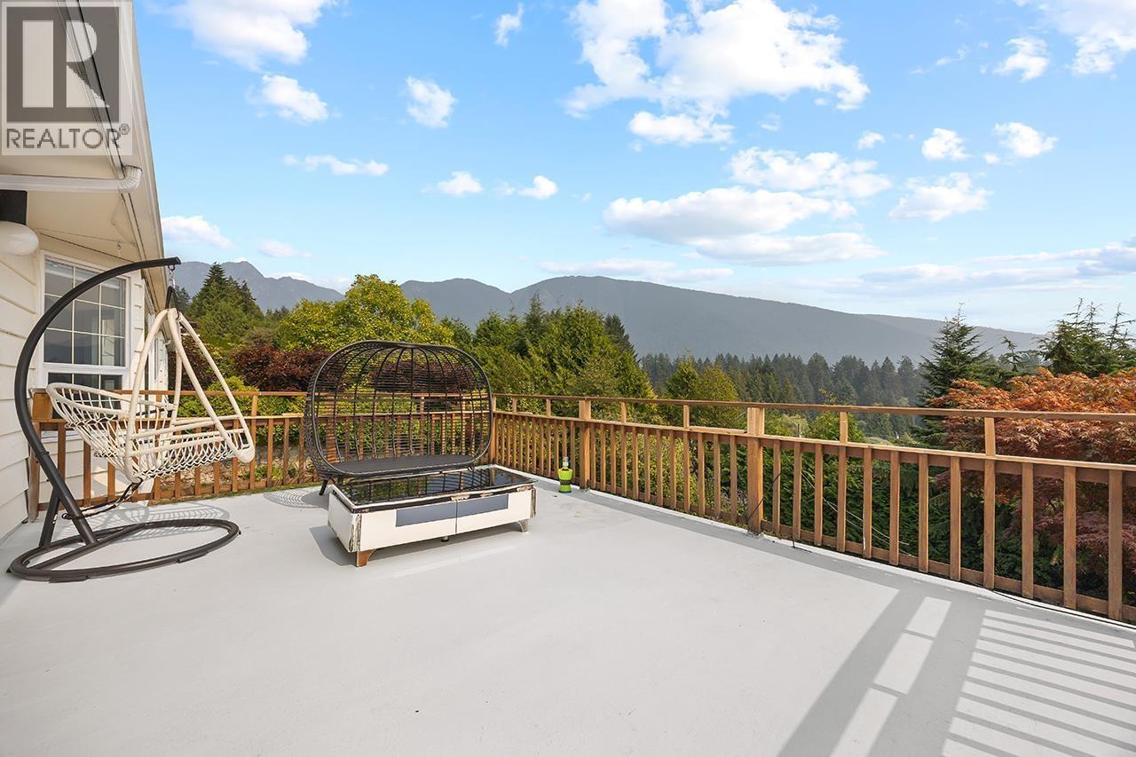 96 Bonnymuir Drive, West Vancouver, British Columbia  V7S 1L2 - Photo 5 - R3081945