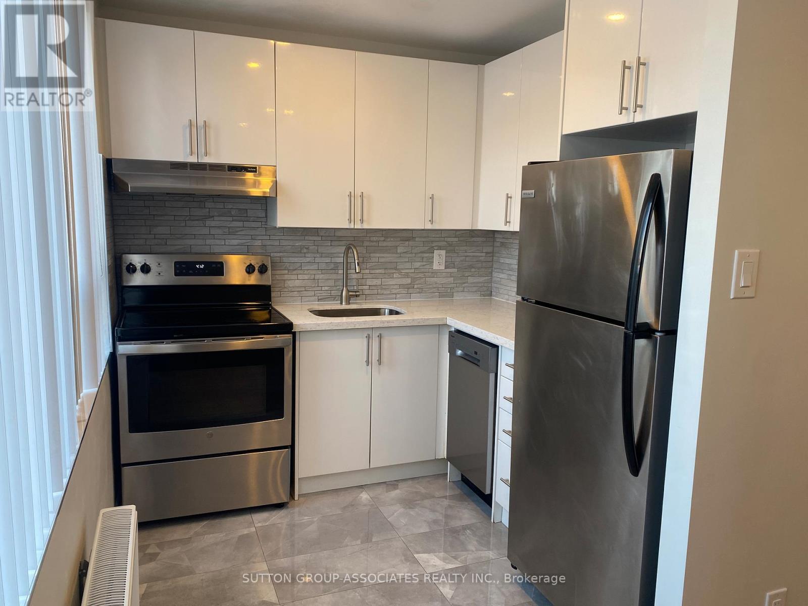 304 - 180 Vaughan Road, Toronto, Ontario  M6C 2M3 - Photo 5 - C12718716