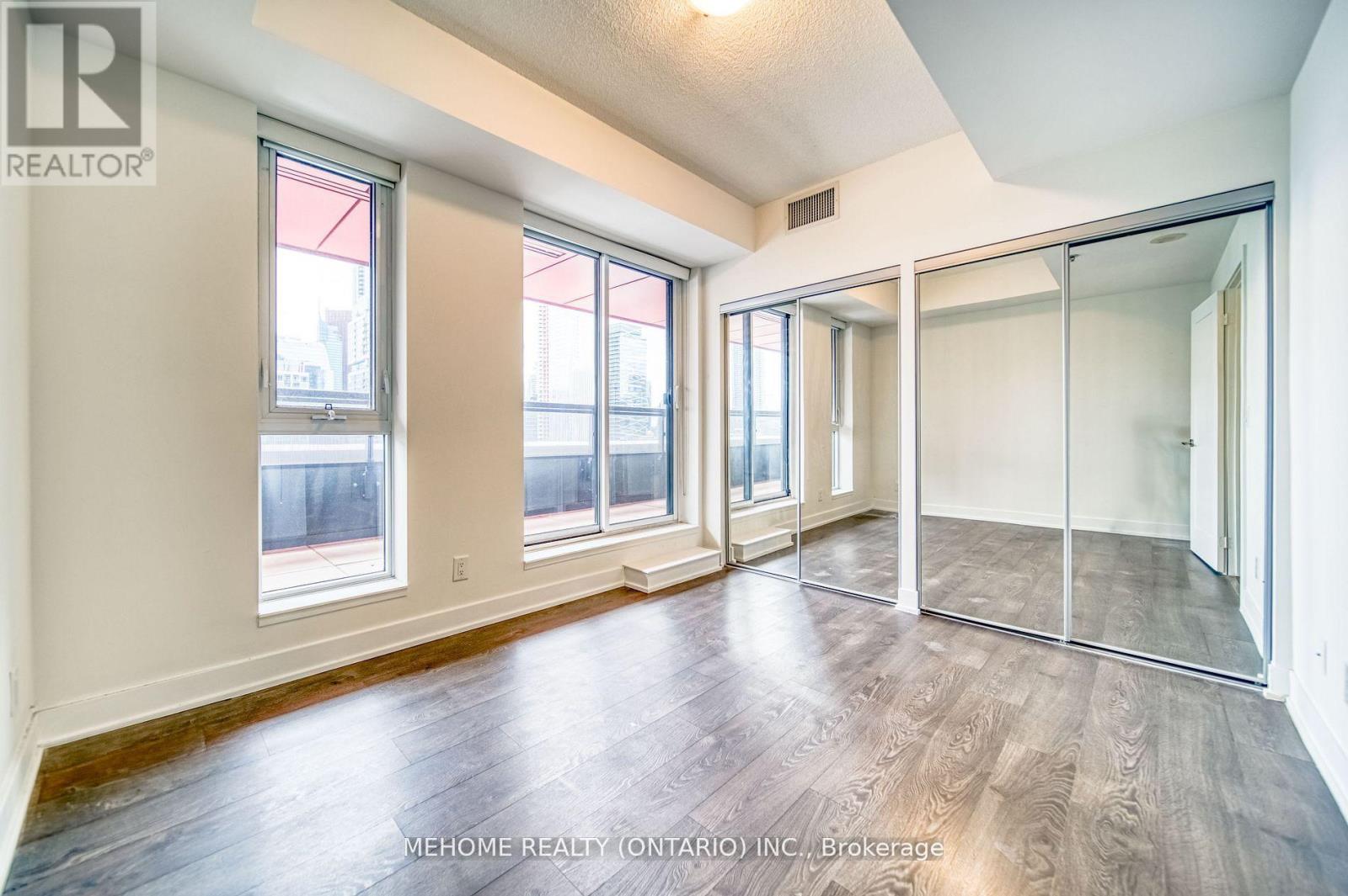 2305 - 318 Richmond Street W, Toronto, Ontario  M5V 0B4 - Photo 18 - C12718730