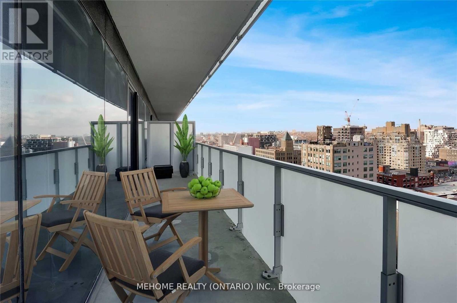 1605 - 11 Charlotte Street, Toronto, Ontario  M5V 2H5 - Photo 4 - C12718732