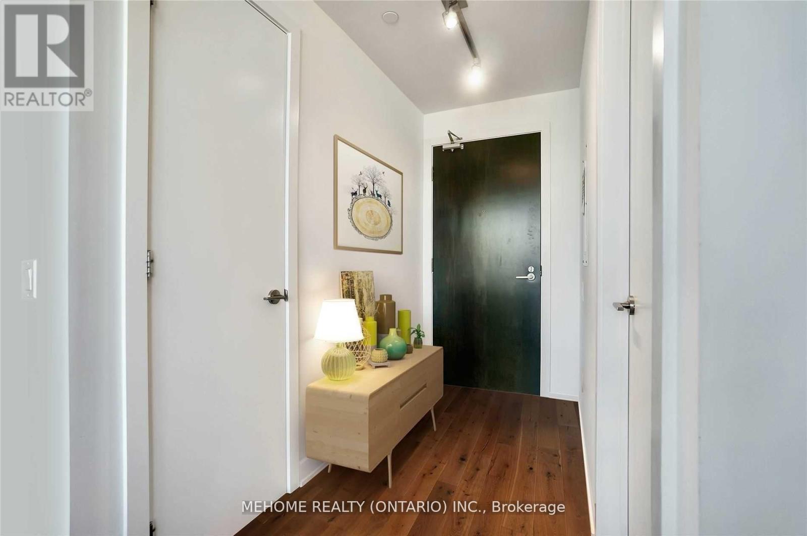 1605 - 11 Charlotte Street, Toronto, Ontario  M5V 2H5 - Photo 5 - C12718732