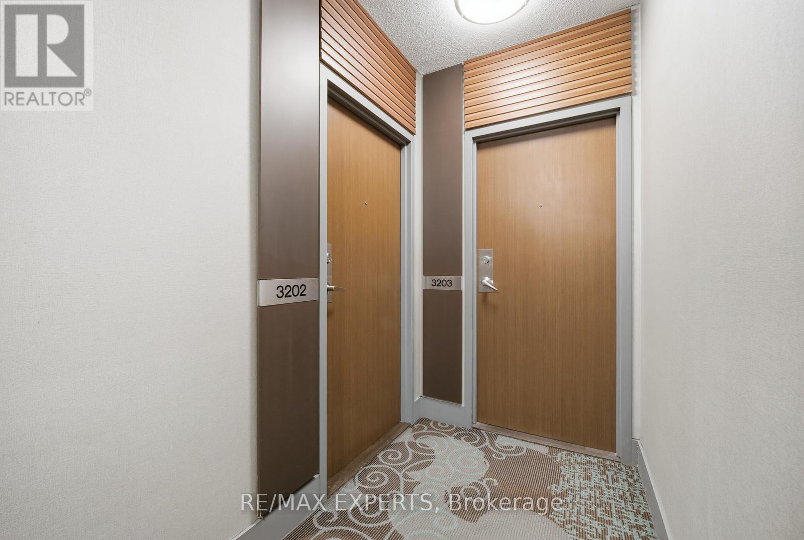 3202 - 35 Mariner Terrace, Toronto, Ontario  M5V 3V9 - Photo 2 - C12718742