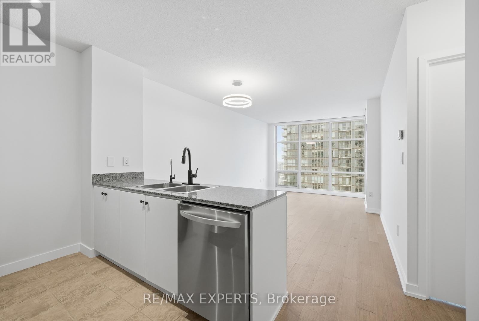 3202 - 35 Mariner Terrace, Toronto, Ontario  M5V 3V9 - Photo 5 - C12718742