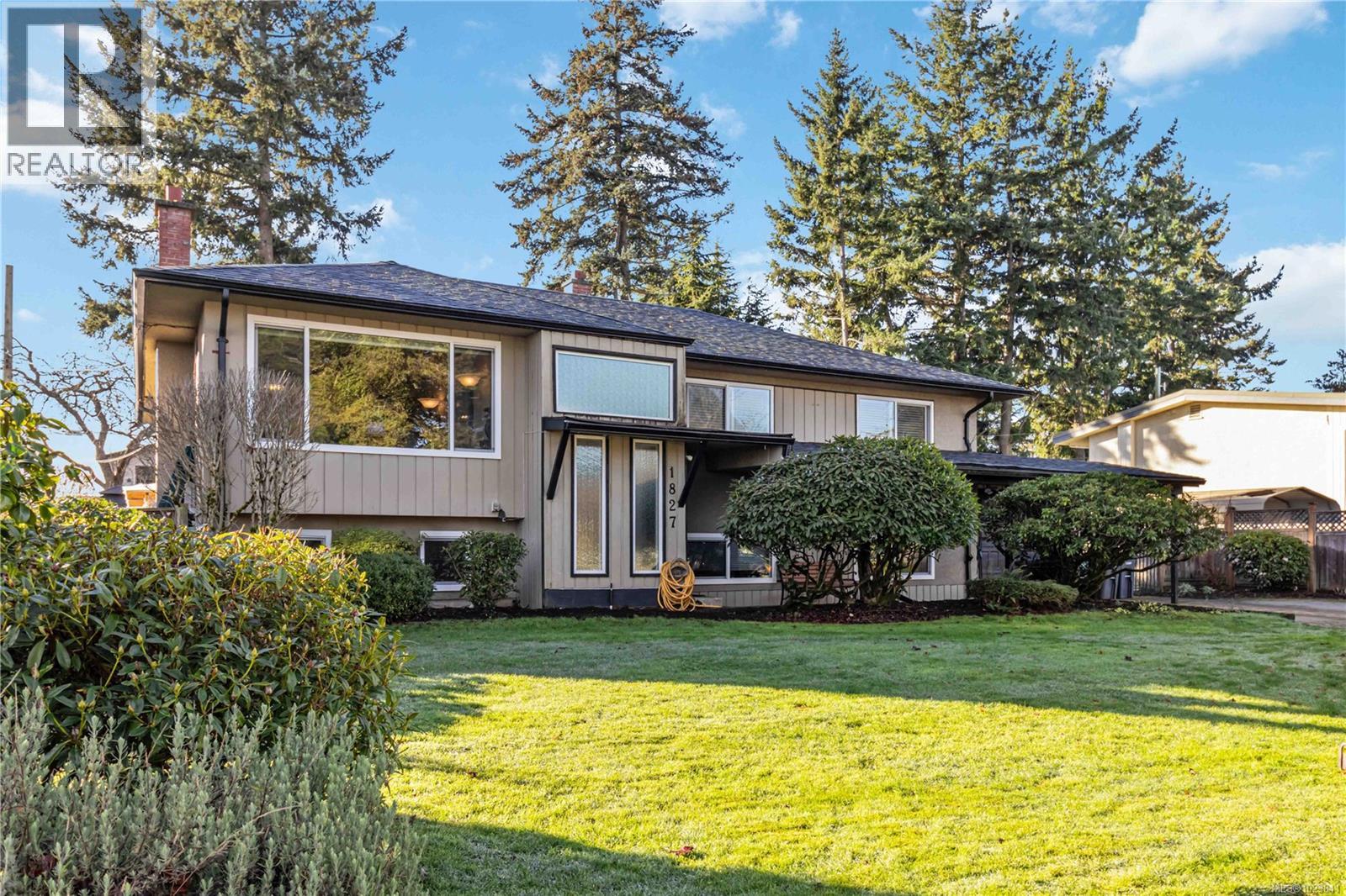 1827 Dunnett Cres, Saanich, British Columbia  V8N 2P4 - Photo 1 - 1023841