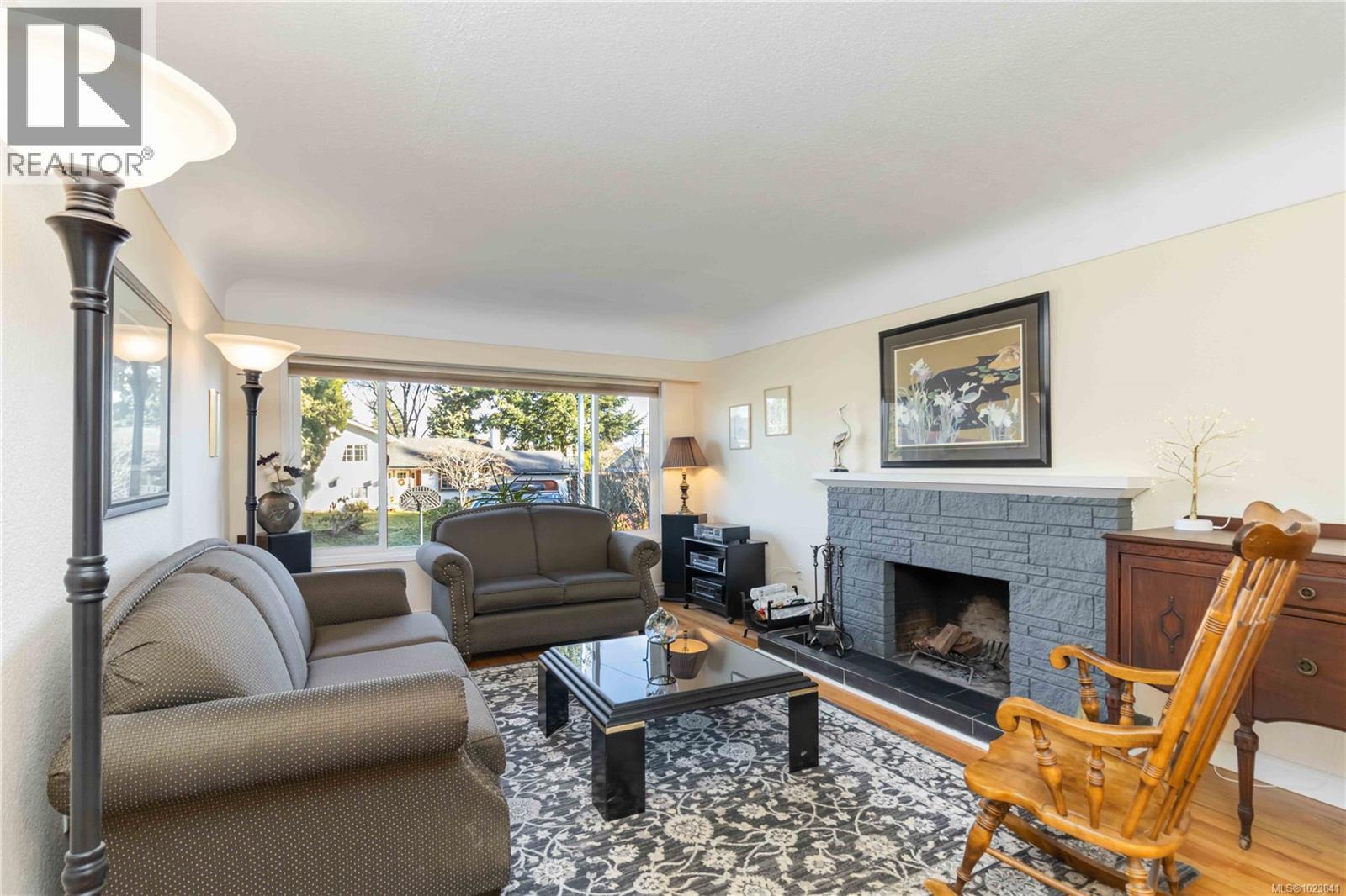 1827 Dunnett Cres, Saanich, British Columbia  V8N 2P4 - Photo 12 - 1023841