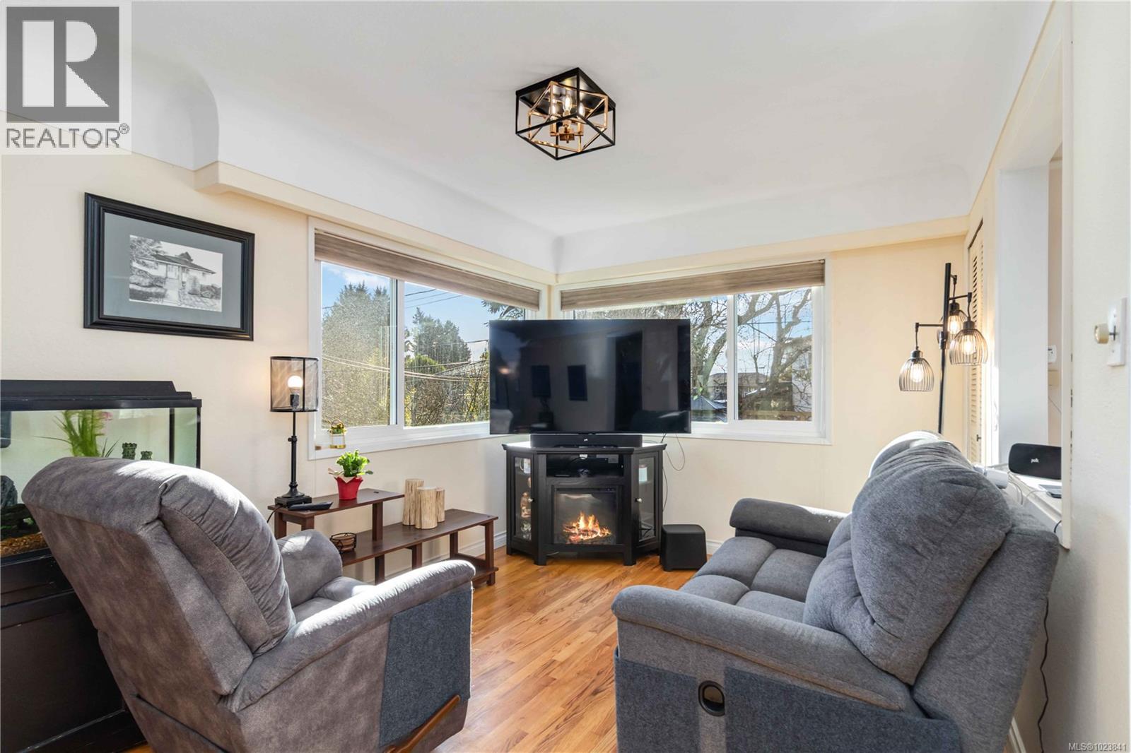 1827 Dunnett Cres, Saanich, British Columbia  V8N 2P4 - Photo 15 - 1023841