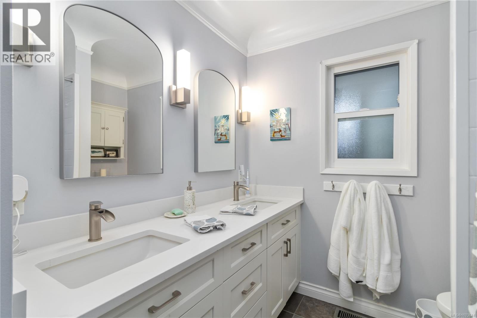 1827 Dunnett Cres, Saanich, British Columbia  V8N 2P4 - Photo 17 - 1023841