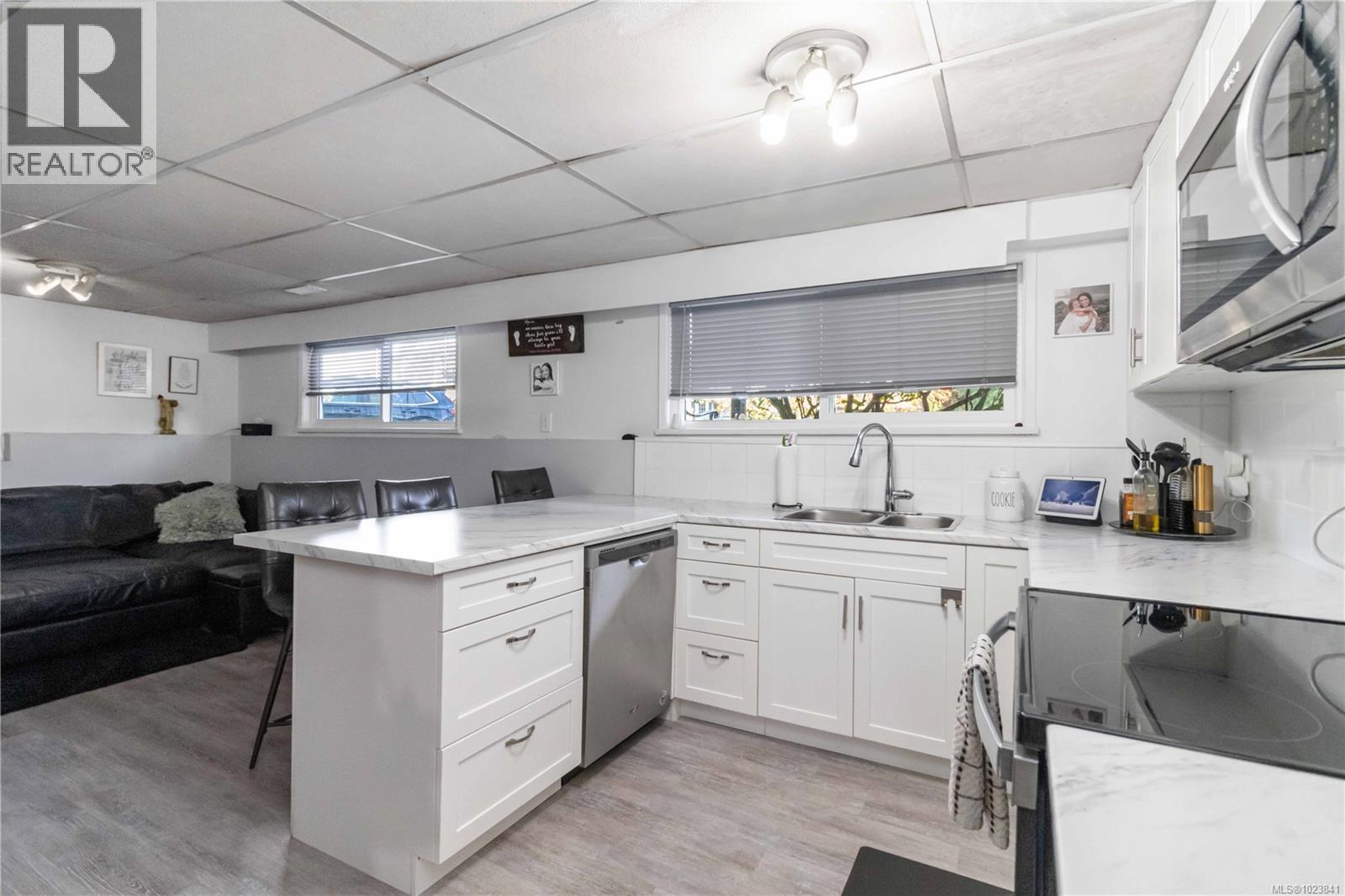 1827 Dunnett Cres, Saanich, British Columbia  V8N 2P4 - Photo 27 - 1023841