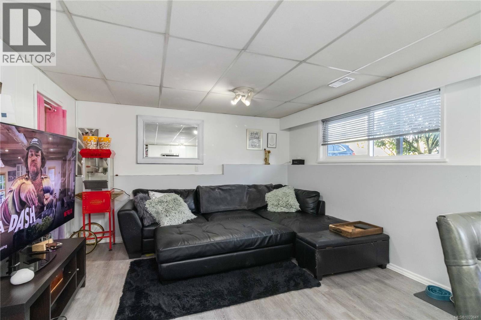 1827 Dunnett Cres, Saanich, British Columbia  V8N 2P4 - Photo 28 - 1023841