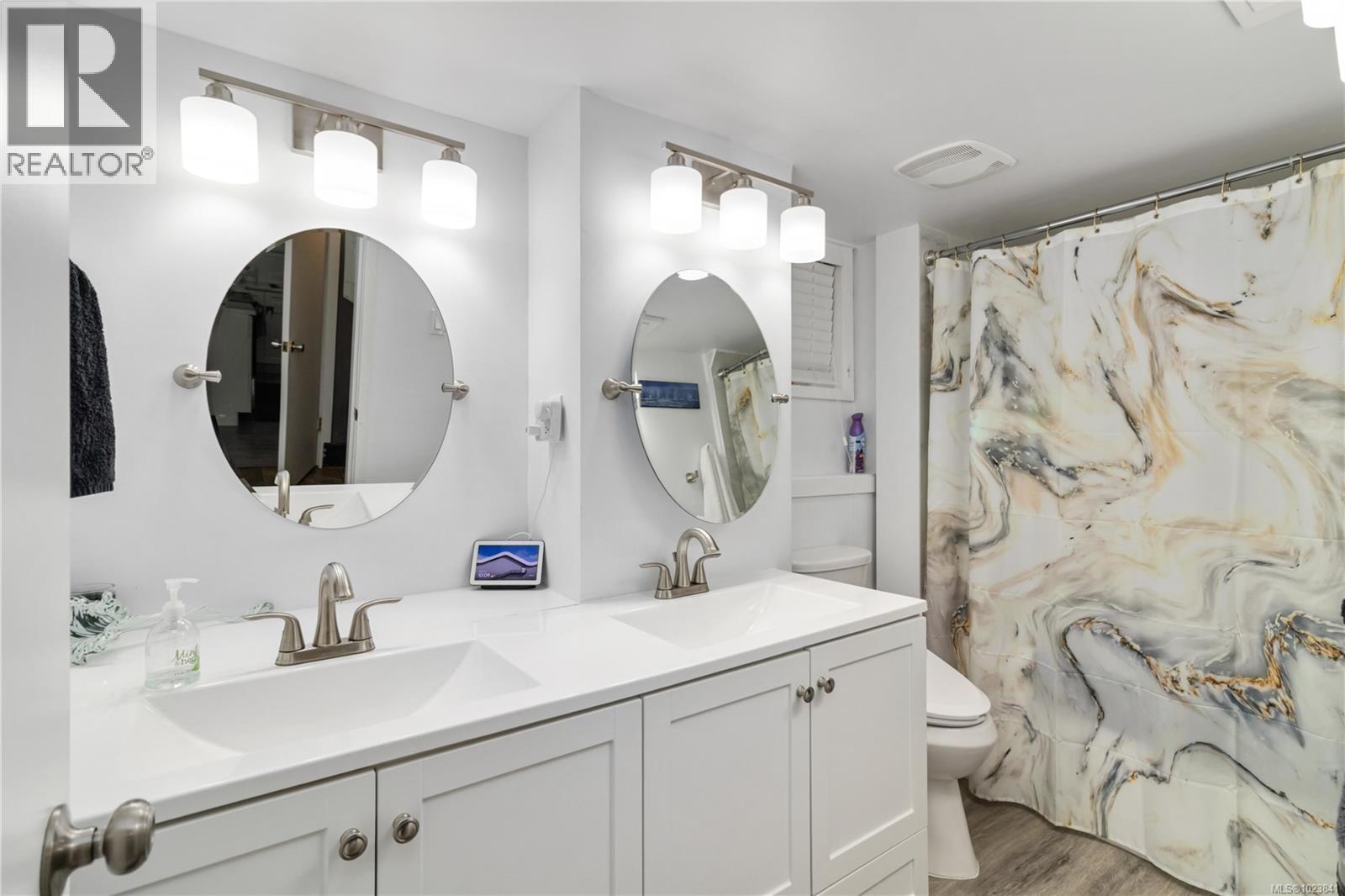 1827 Dunnett Cres, Saanich, British Columbia  V8N 2P4 - Photo 31 - 1023841