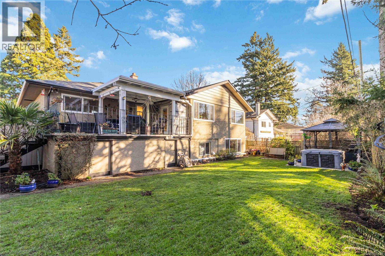 1827 Dunnett Cres, Saanich, British Columbia  V8N 2P4 - Photo 36 - 1023841