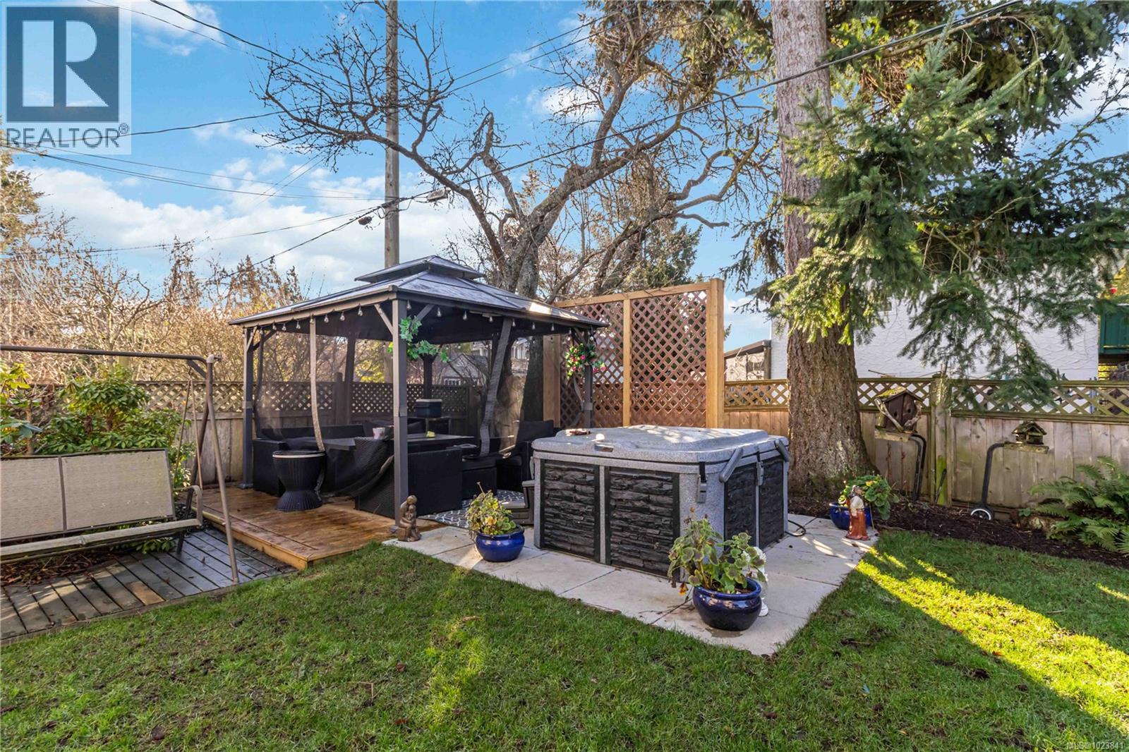 1827 Dunnett Cres, Saanich, British Columbia  V8N 2P4 - Photo 38 - 1023841