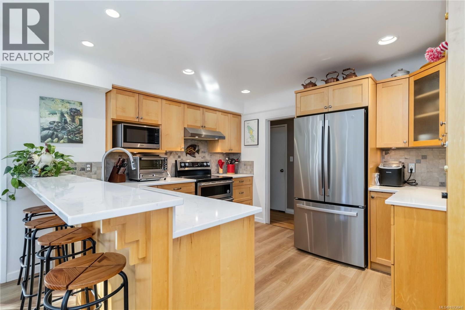 1827 Dunnett Cres, Saanich, British Columbia  V8N 2P4 - Photo 7 - 1023841