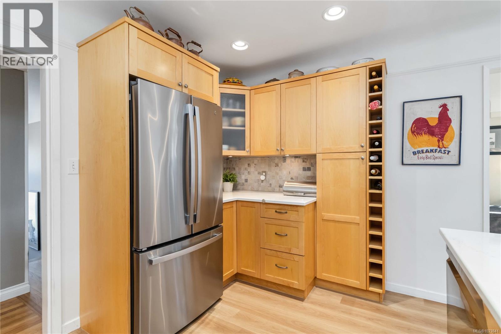 1827 Dunnett Cres, Saanich, British Columbia  V8N 2P4 - Photo 8 - 1023841