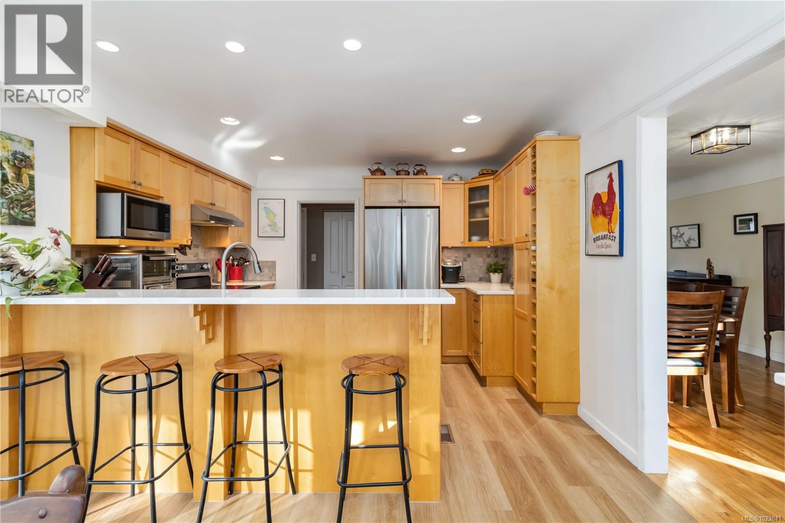 1827 Dunnett Cres, Saanich, British Columbia  V8N 2P4 - Photo 9 - 1023841