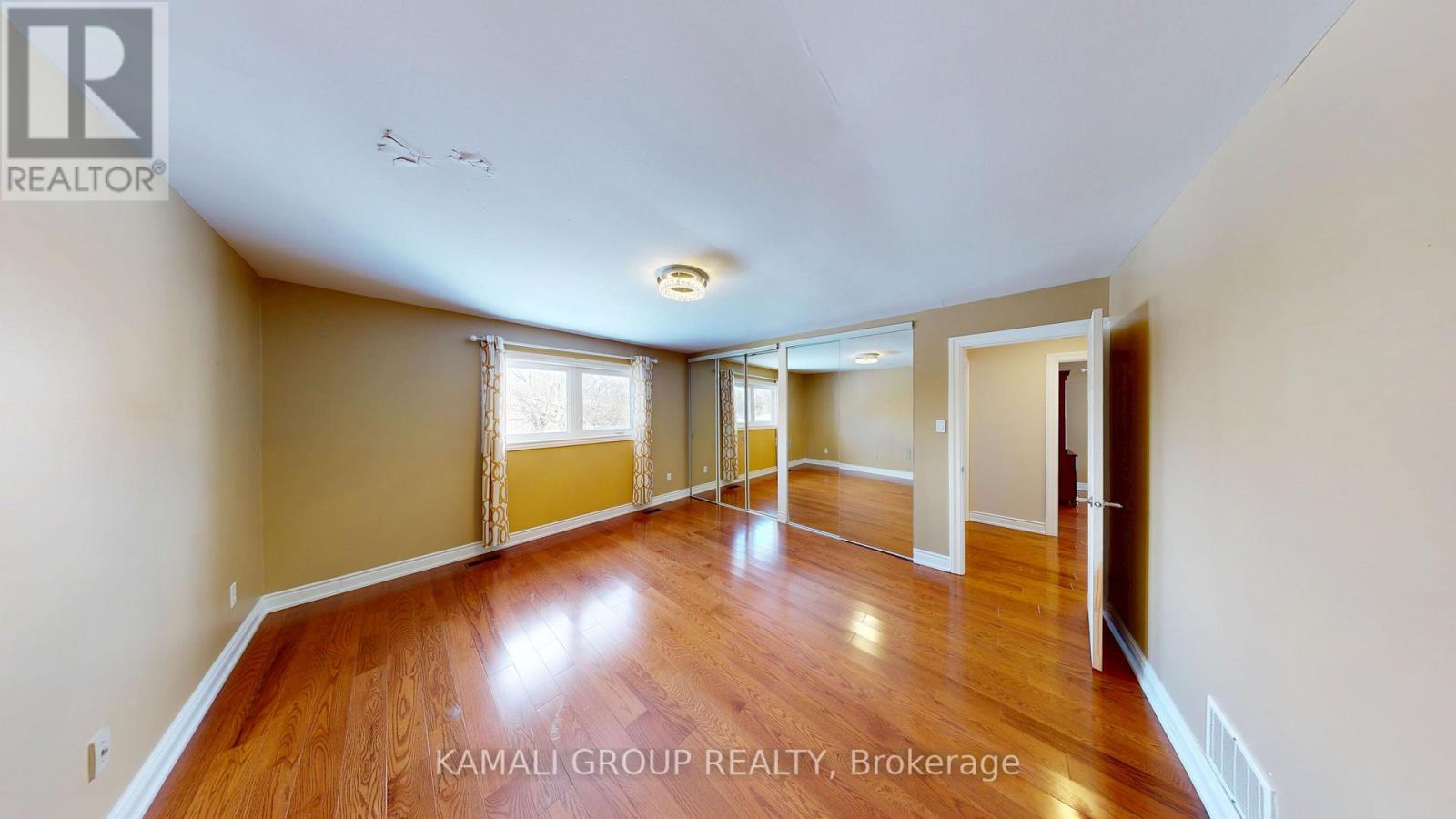 Main - 38 Spruce Avenue, Richmond Hill, Ontario  L4C 6W1 - Photo 11 - N12718734