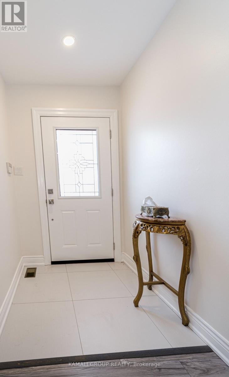 Main - 38 Spruce Avenue, Richmond Hill, Ontario  L4C 6W1 - Photo 22 - N12718734