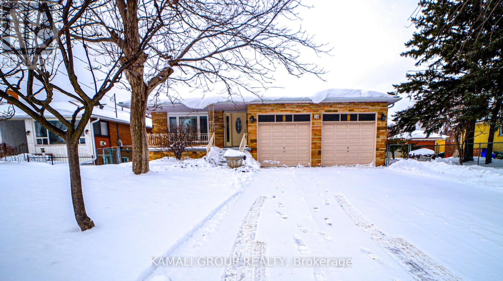 Main - 38 Spruce Avenue, Richmond Hill, Ontario  L4C 6W1 - Photo 27 - N12718734