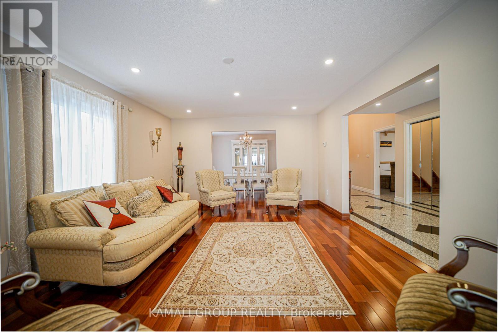 Main - 38 Spruce Avenue, Richmond Hill, Ontario  L4C 6W1 - Photo 5 - N12718734