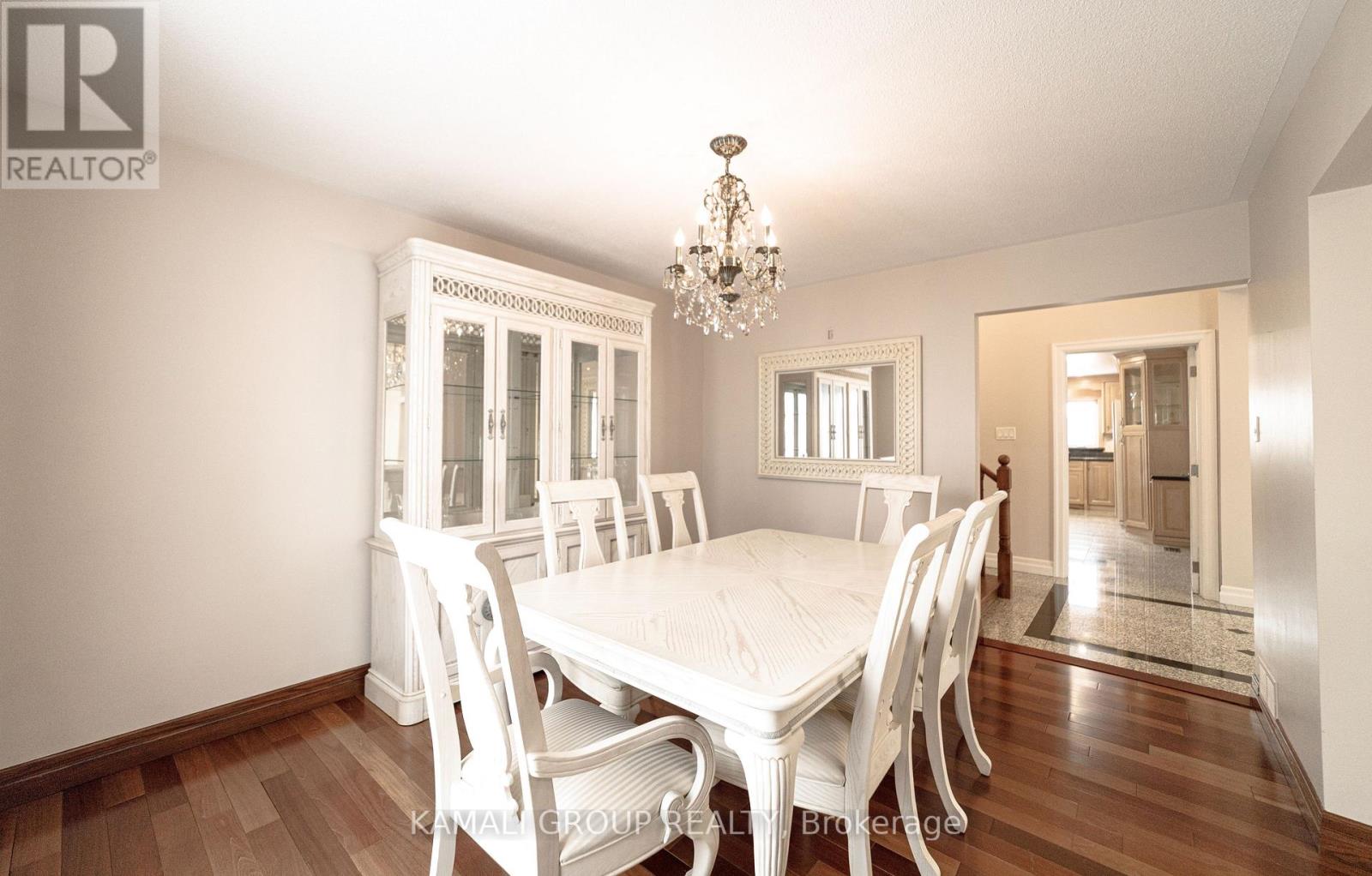 Main - 38 Spruce Avenue, Richmond Hill, Ontario  L4C 6W1 - Photo 6 - N12718734