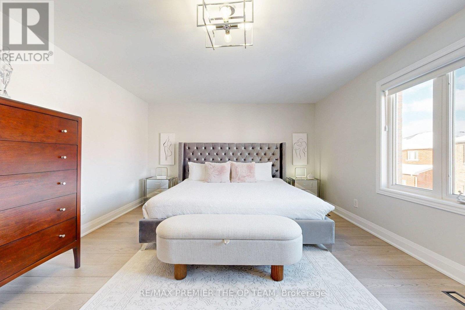 96 Saint Victor Drive, Vaughan, Ontario  L4H 3E9 - Photo 19 - N12718788