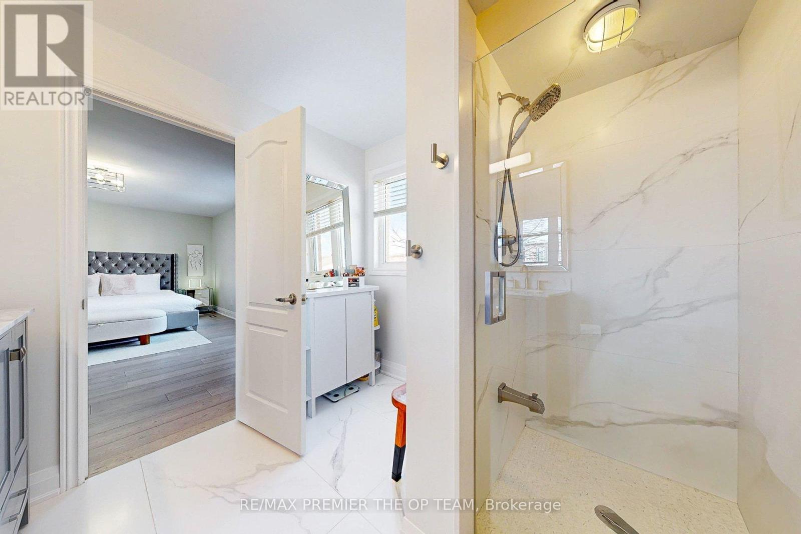 96 Saint Victor Drive, Vaughan, Ontario  L4H 3E9 - Photo 21 - N12718788