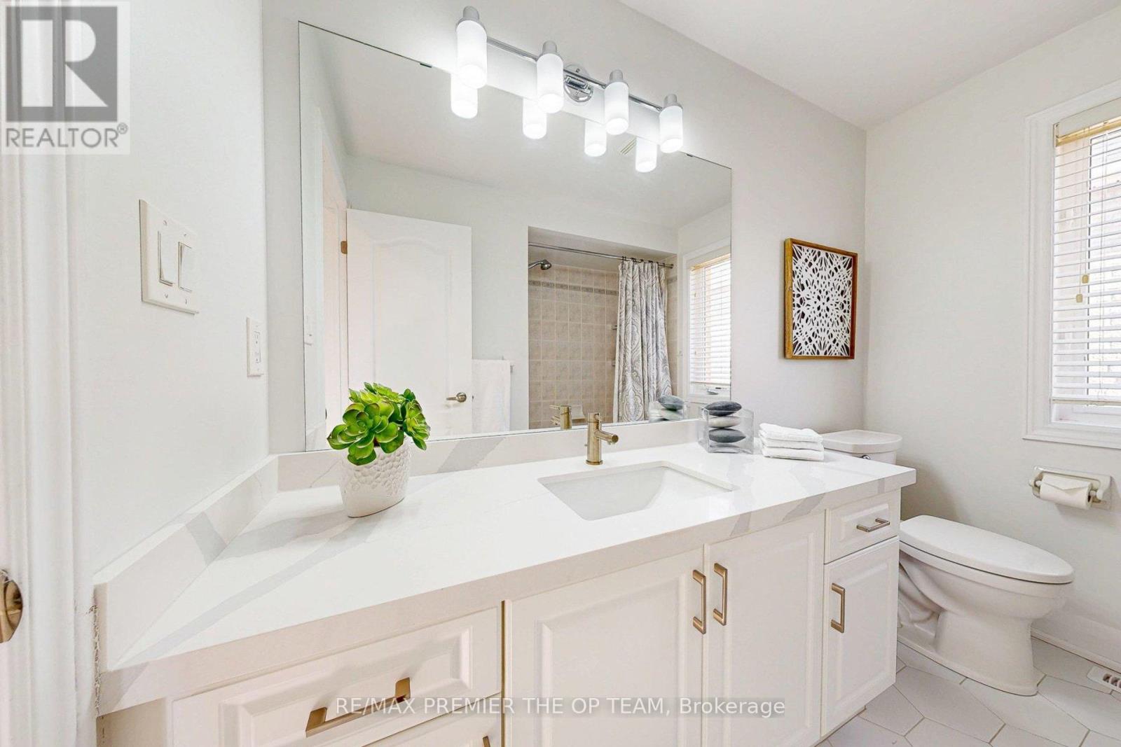 96 Saint Victor Drive, Vaughan, Ontario  L4H 3E9 - Photo 26 - N12718788