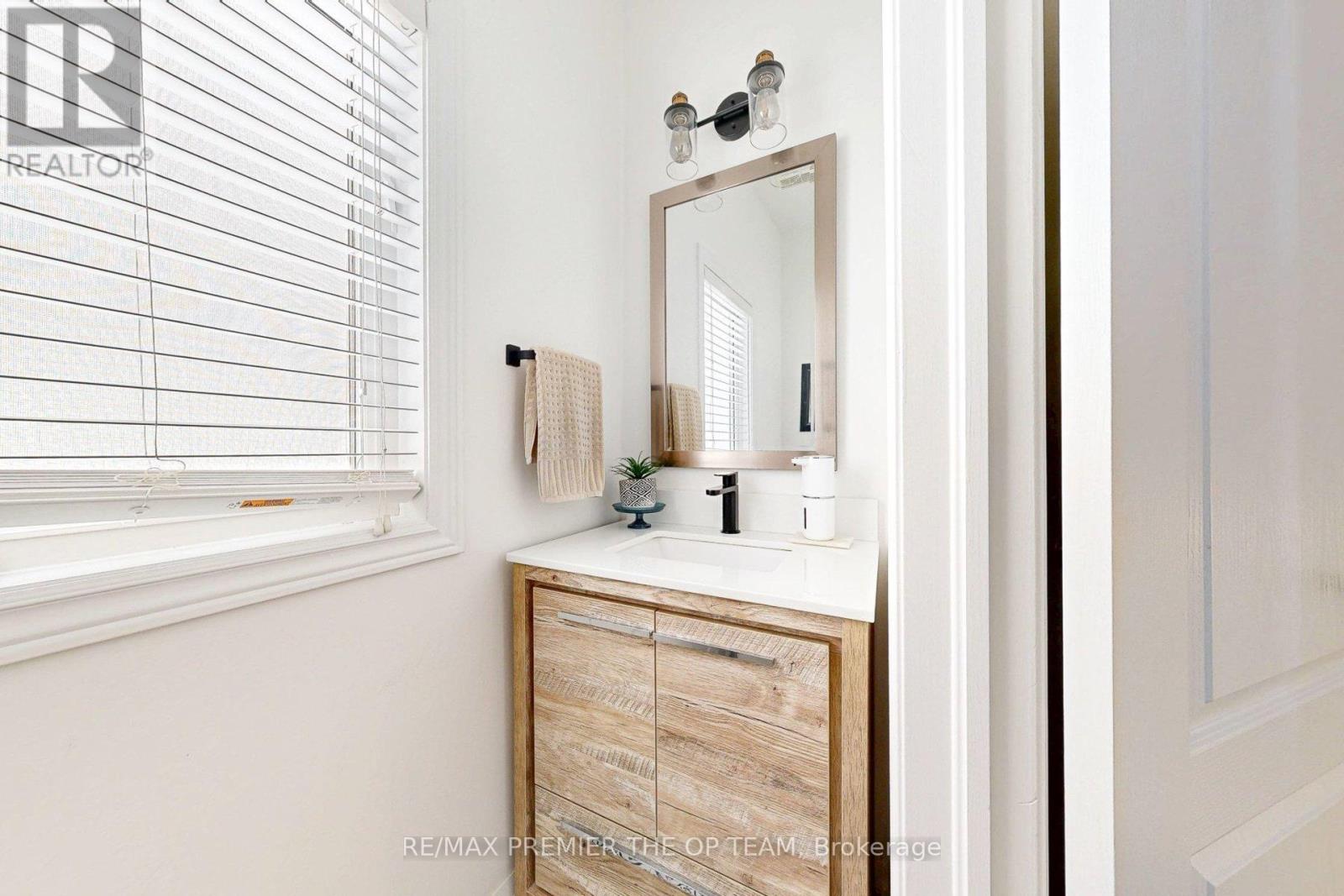 96 Saint Victor Drive, Vaughan, Ontario  L4H 3E9 - Photo 30 - N12718788