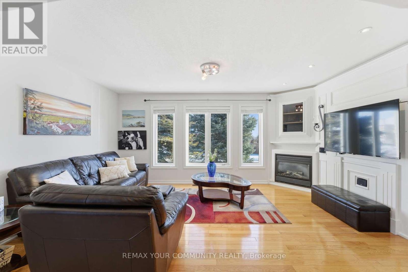 37 Saint Avenue, Bradford West Gwillimbury, Ontario  L3Z 3E6 - Photo 6 - N12718790