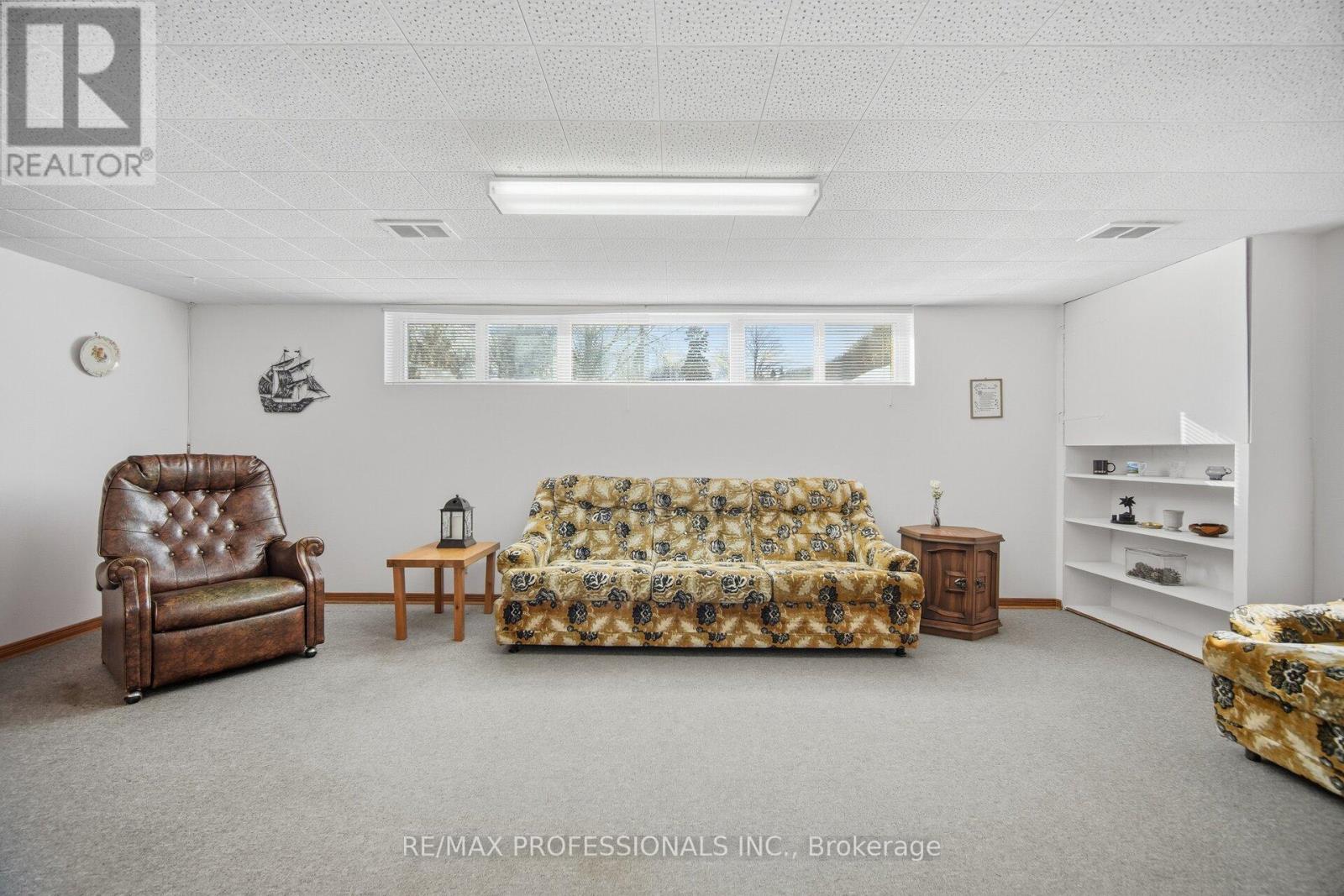 7 Pettit Drive, Toronto, Ontario M9R 2W6 - Photo 33 - W12718694