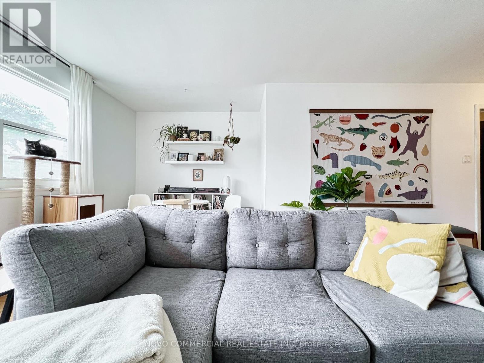 2nd Flr - 1658 Queen Street W, Toronto, Ontario  M6R 1B2 - Photo 4 - W12718774